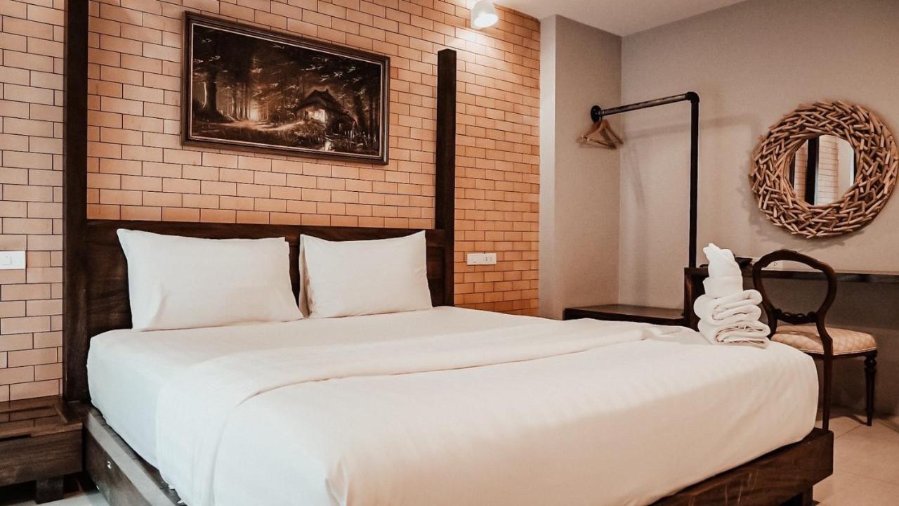 Letana Hotel Bang Phli Экстерьер фото